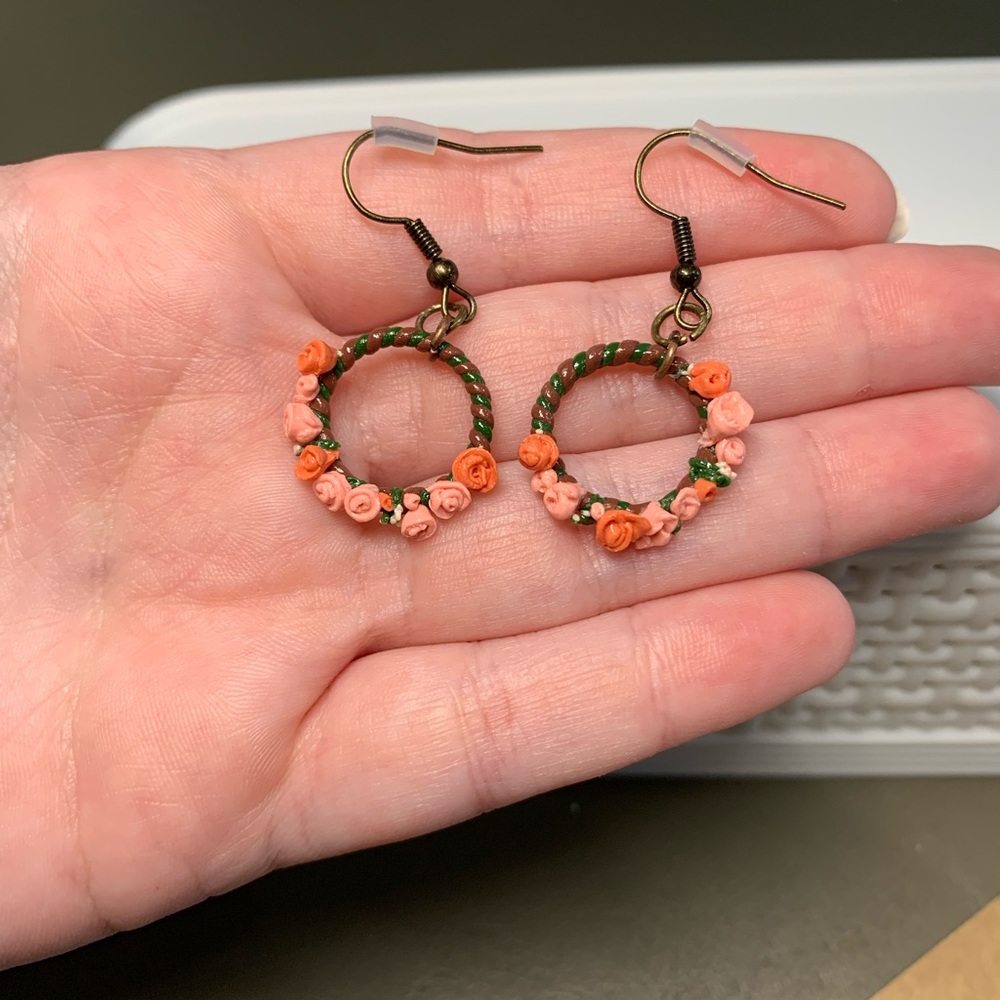 Flower crown earrings